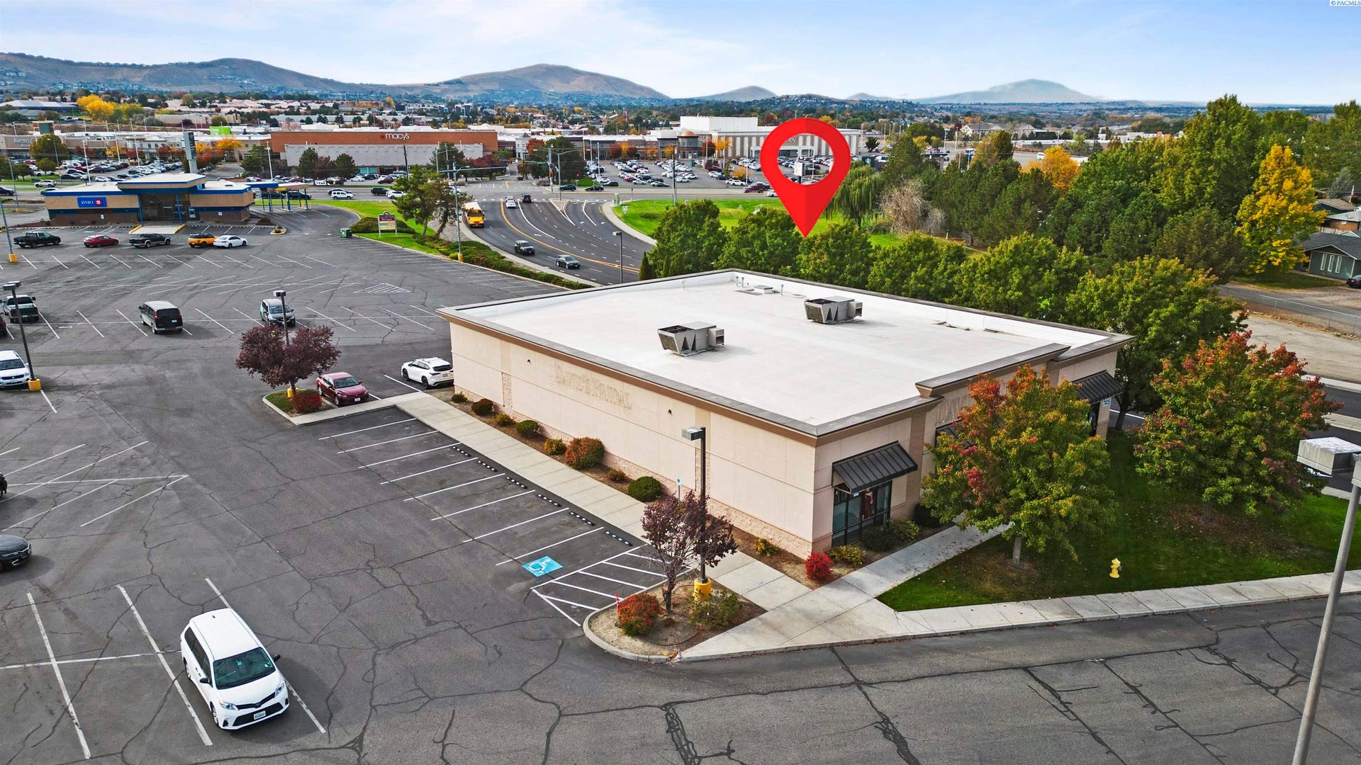 7415 W Canal Dr, Kennewick, WA 99336