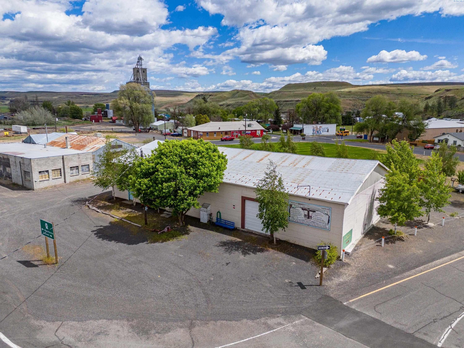 90 N Violet Avenue, Kahlotus, WA 99335