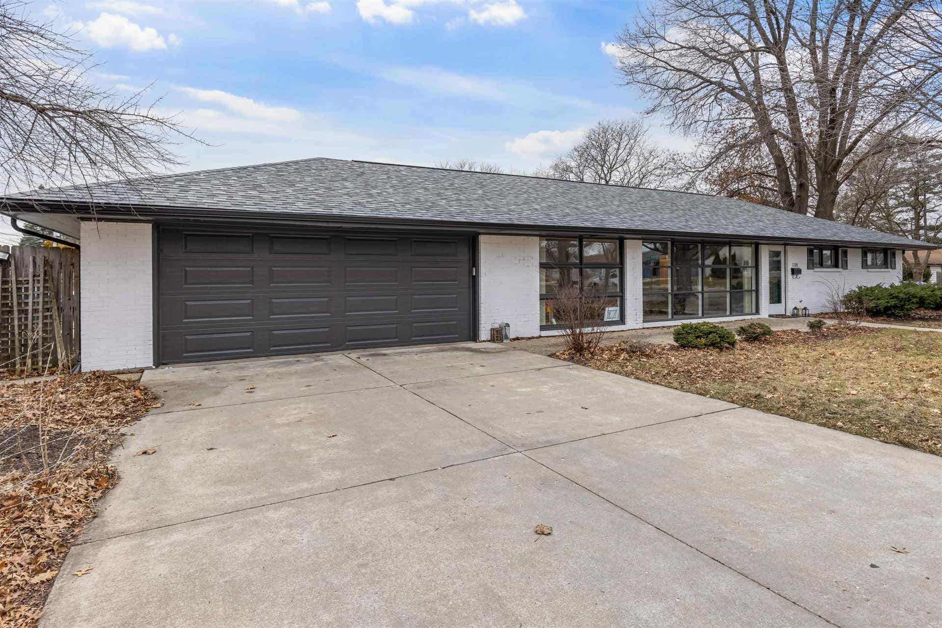 3305 Burrmont Road, Rockford, IL 61107 MLS 202302596