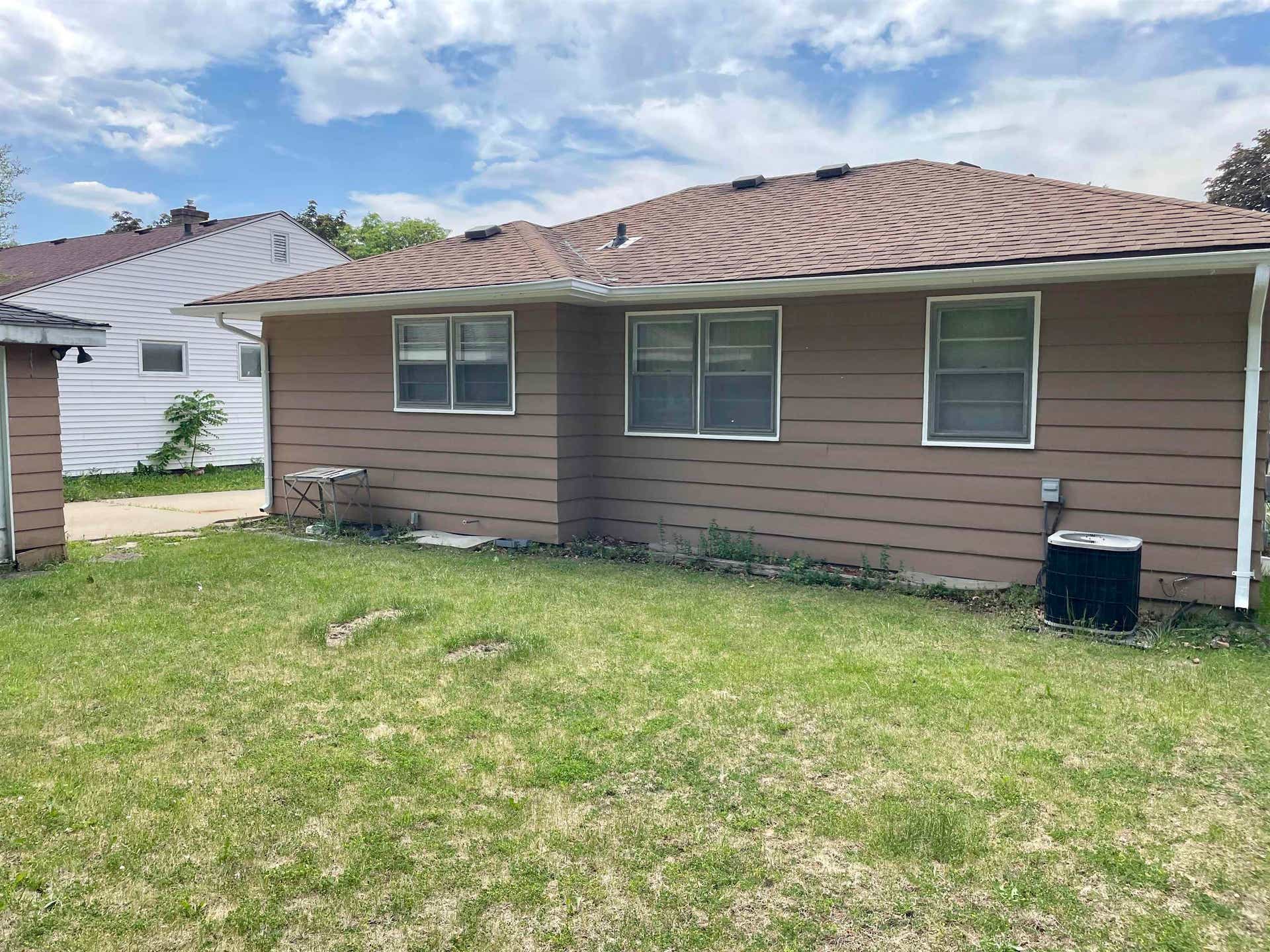 2230 Ohio Parkway, Rockford, IL 61108 MLS 202302840