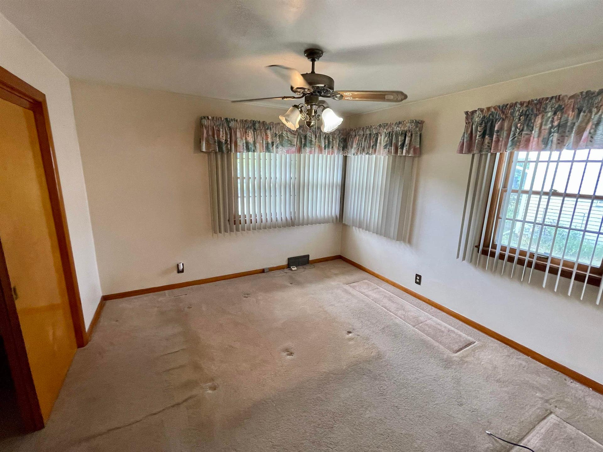 2230 Ohio Parkway, Rockford, IL 61108 MLS 202302840