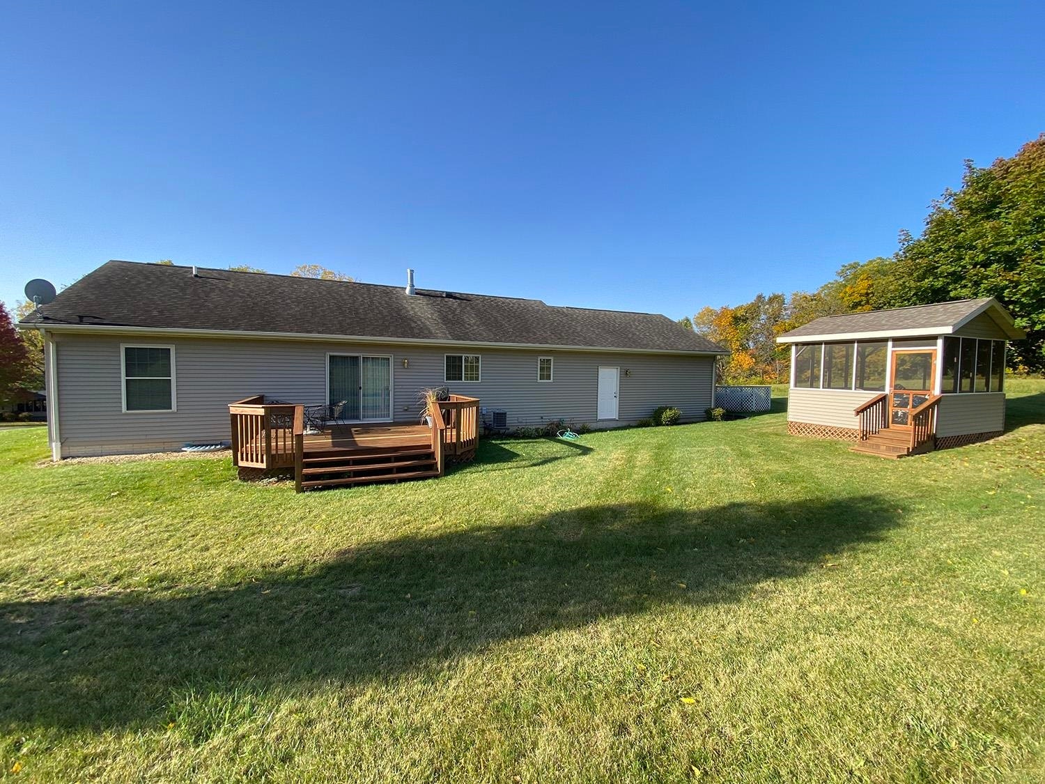 Sold 3406 White Tail Circle, Lake Carroll, IL 61046 3 Beds / 2 Full
