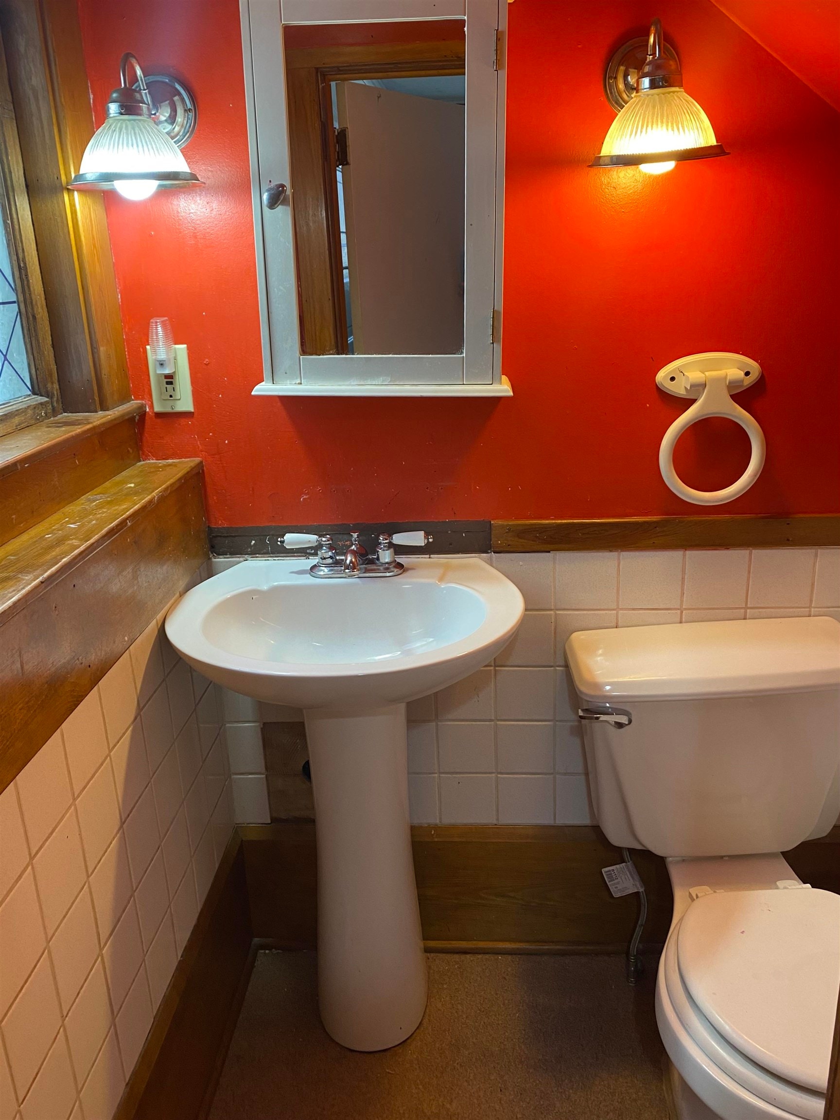 For Sale 1132 N Court Street, Rockford, IL 61103 4 Beds / 1 Full